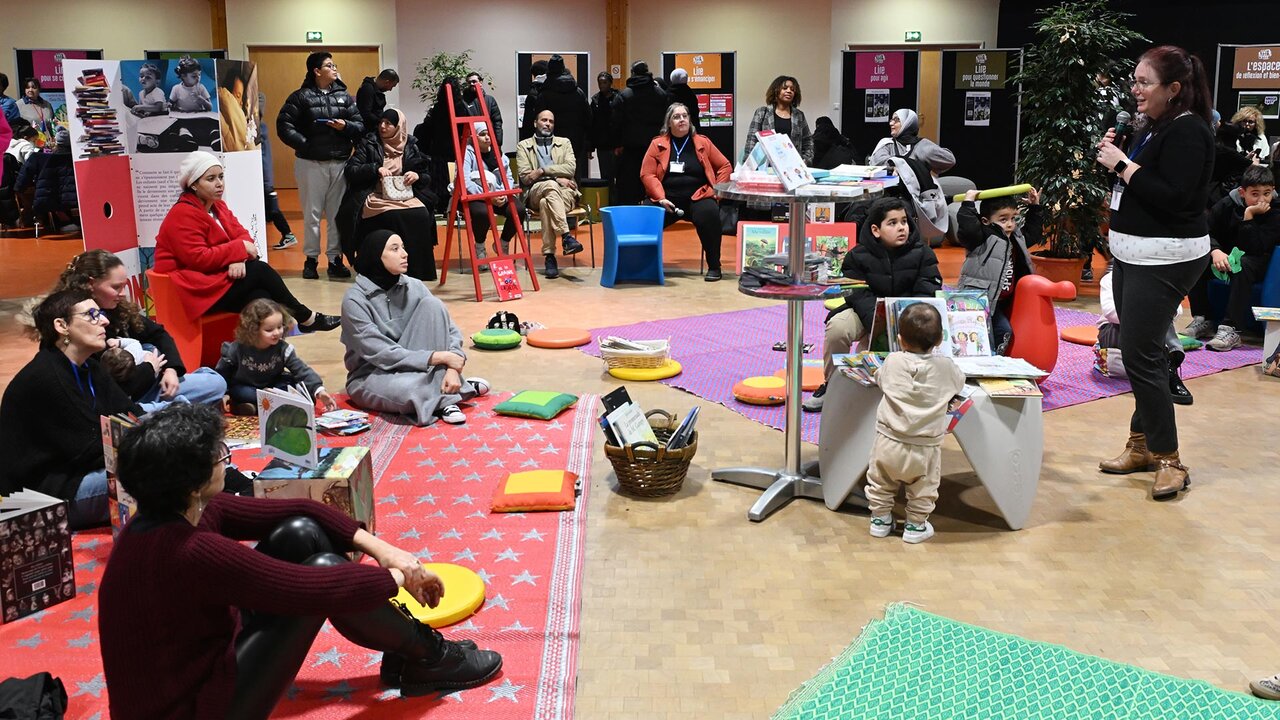 Sandrine Pastor, au micro, a rappelé le rôle essentiel de la lecture. 