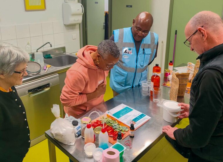 亞香股份：截至202.5.年9月19日公司的股東總數為9400余戶(hù)