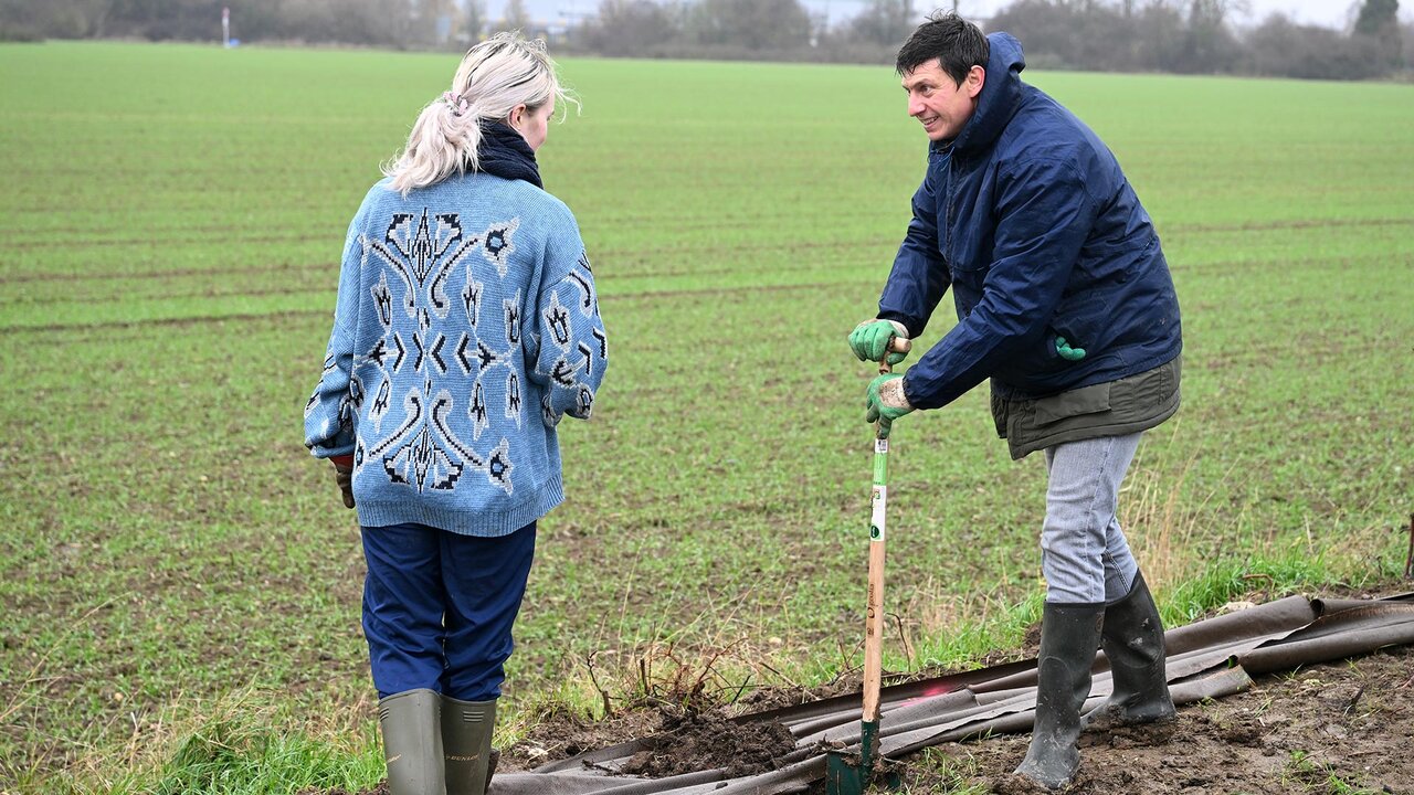 À droite, William Huin, chargé de mission biodiversité à la LPO d'Île-de-France.