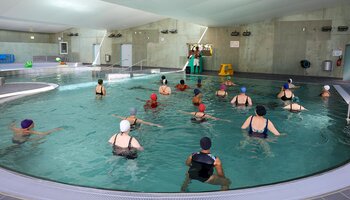 Aqua-dance au centre aquatique Auguste-Delaune pour les seniors de l'espace Henri-Barbusse le 7 août