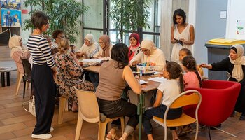 Broderie avec l'artiste palestinienne