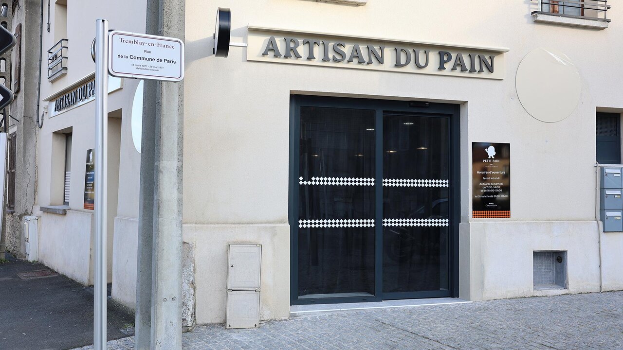 La boulangerie Au petit pain, 10 route de Roissy