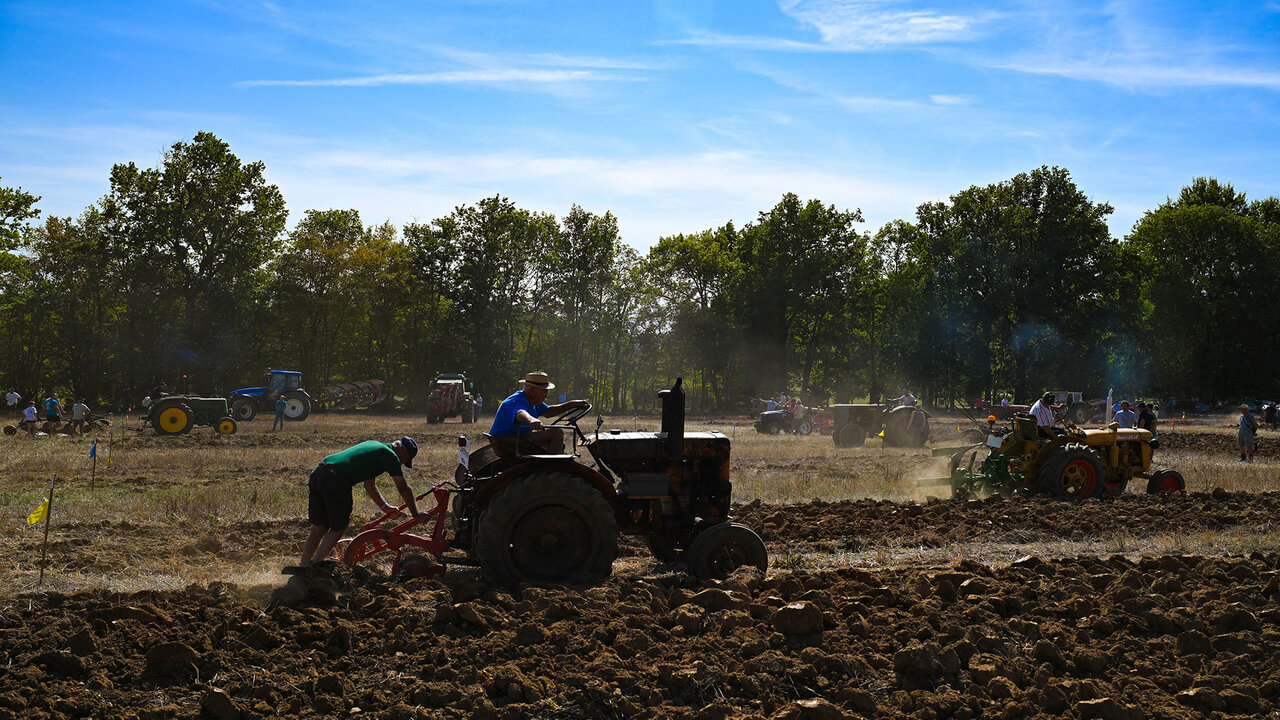  Les tracteurs retrouvent leurs sillons