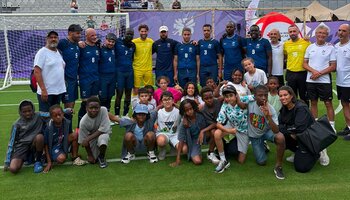 Jeunes Tremblaysiens avec l'équipe de France de Cécifoot à Strasbourg 