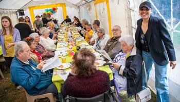 Pique-nique des seniors suivi par le service du maintien à domicile à l'Estivale le 22 juillet