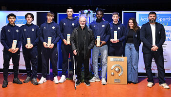 Les sportifs du Tremblay-en-France Handball secteur professionnel récompensés.