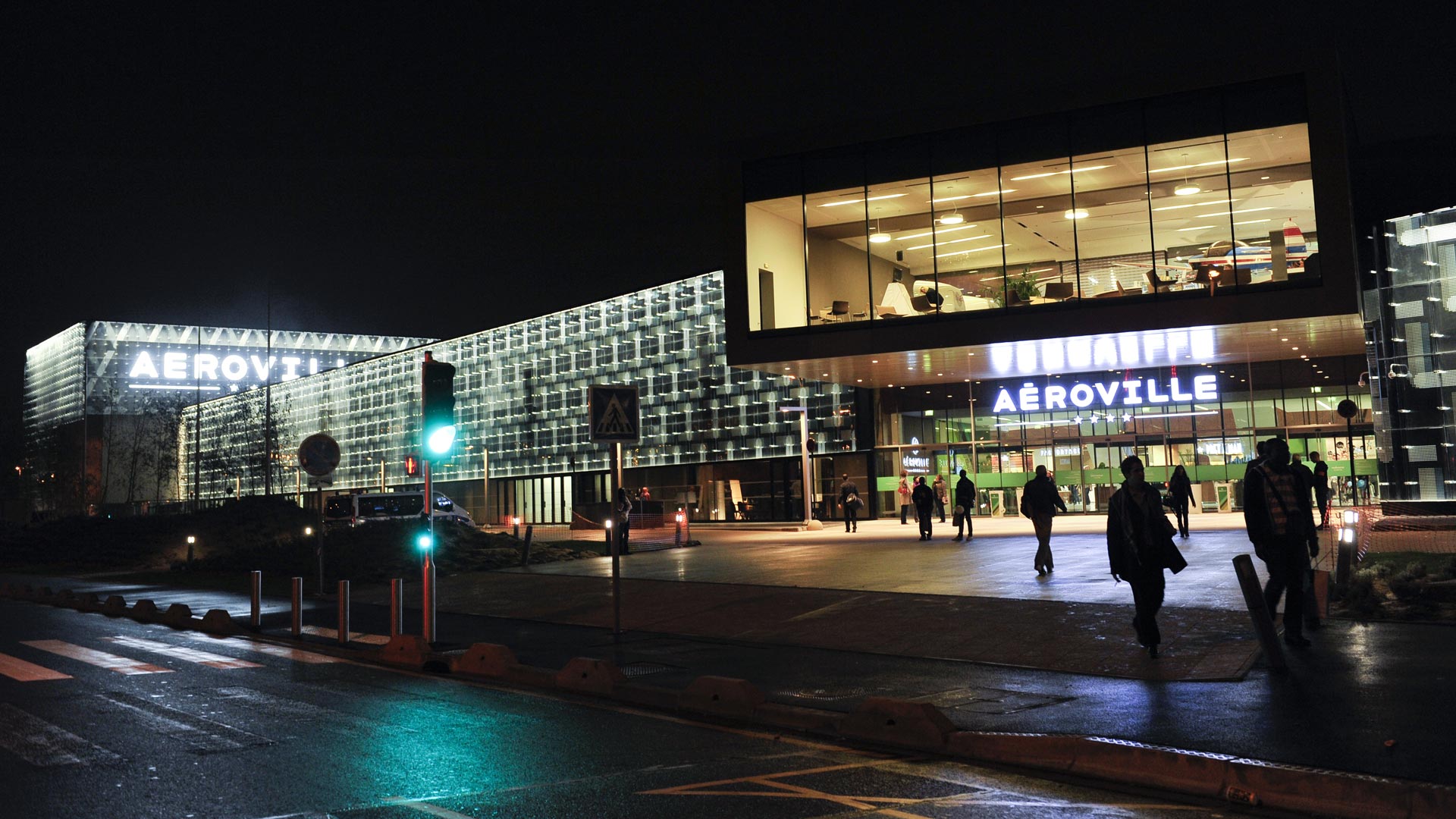 Le centre commercial Aéroville - Agrandir l'image, . 0octets (fenêtre modale)